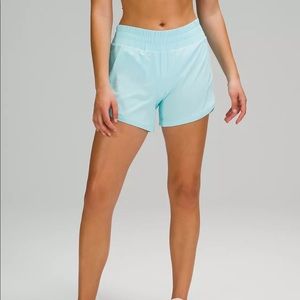 Lululemon Short Icing Blue 5 inch inseam 🍋🍋🍋